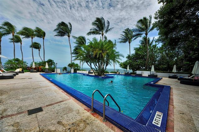 3 Grove Isle Dr C208, Miami, FL 33133