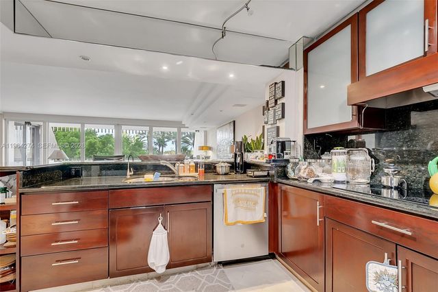 3 Grove Isle Dr C208, Miami, FL 33133