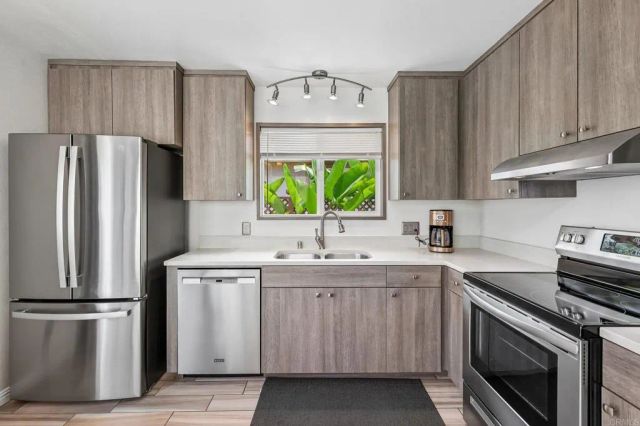 816 Caminito Del Sol, Carlsbad, CA 92011