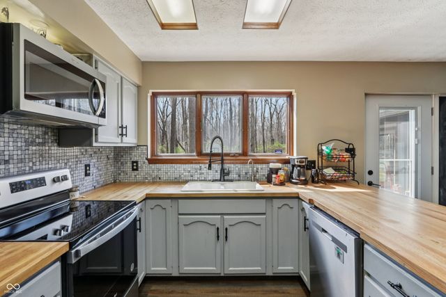 6321 Wings Court, Brownsburg, IN 46112