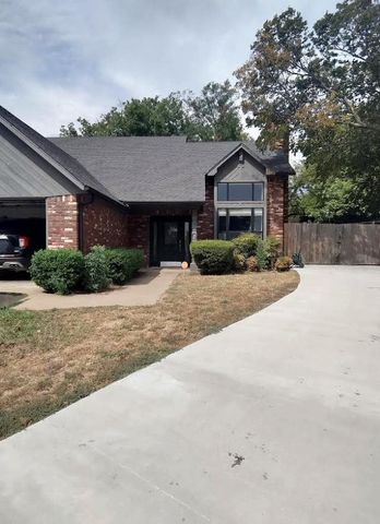223 NW Mockingbird Rd, Lawton, OK 73507