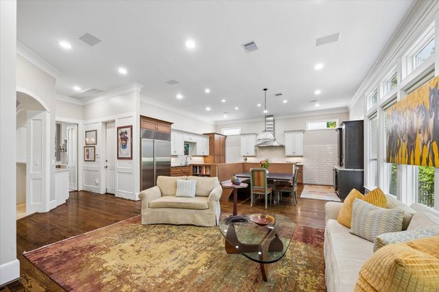 207 Briar Oaks Cove, Houston, TX 77056