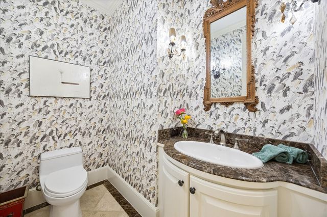 207 Briar Oaks Cove, Houston, TX 77056
