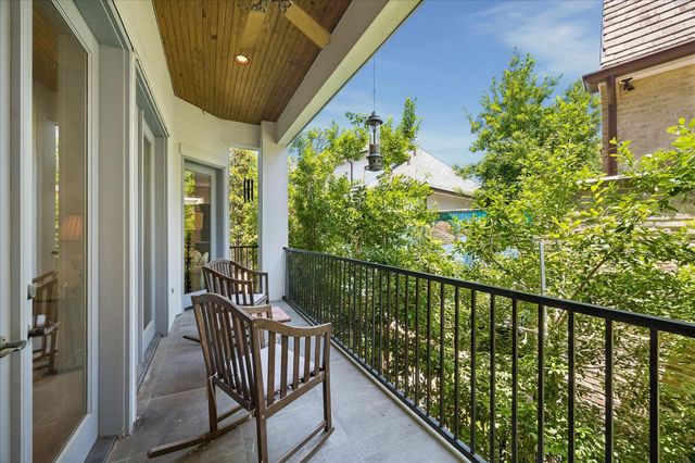 207 Briar Oaks Cove, Houston, TX 77056