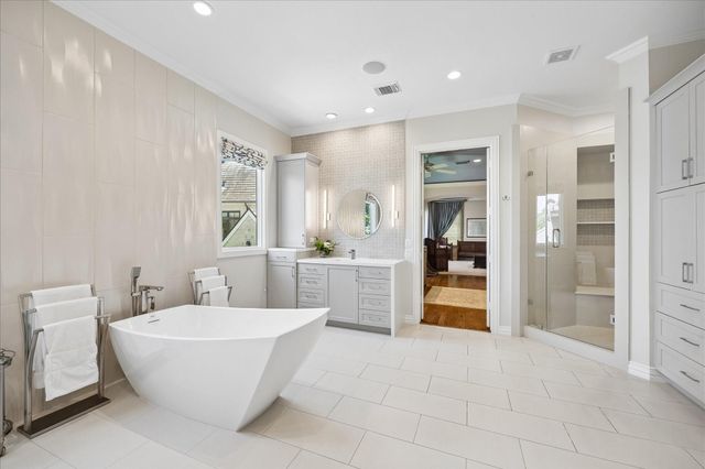 207 Briar Oaks Cove, Houston, TX 77056
