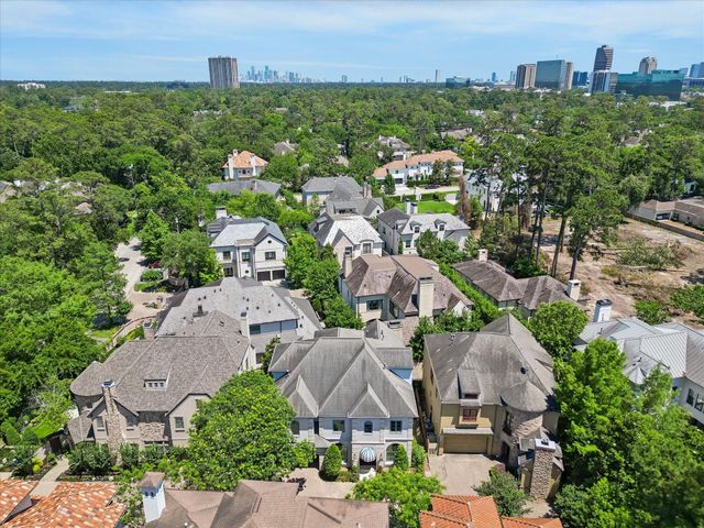 207 Briar Oaks Cove, Houston, TX 77056