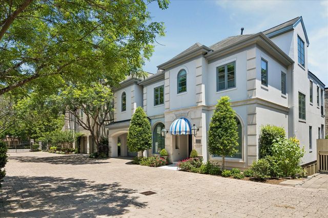 207 Briar Oaks Cove, Houston, TX 77056