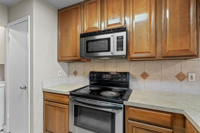 806 W 24th ST 326, Austin, TX 78705