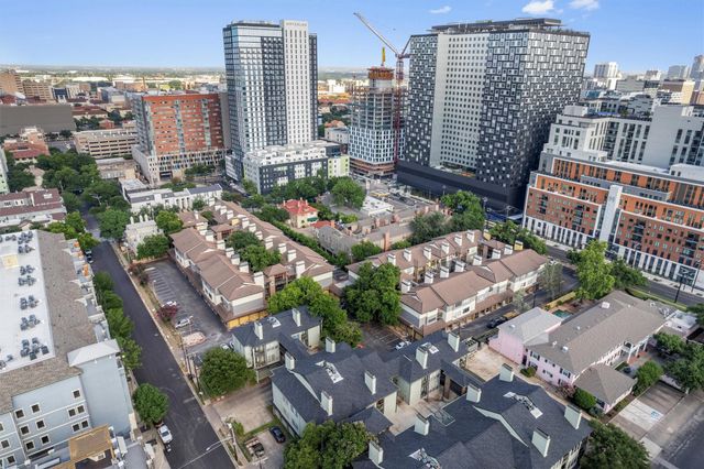 806 W 24th ST 326, Austin, TX 78705