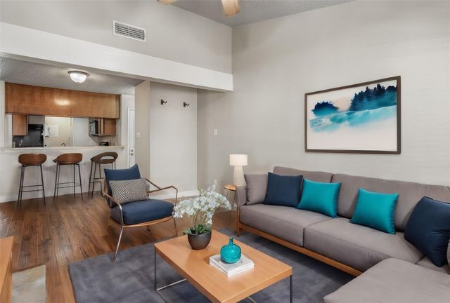 806 W 24th ST 326, Austin, TX 78705