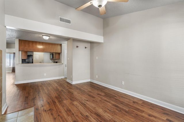 806 W 24th ST 326, Austin, TX 78705