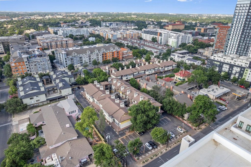 806 W 24th ST 326, Austin, TX 78705