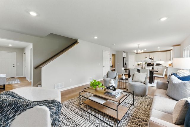 1125 Annagaire Curve, Rosemount, MN 55068