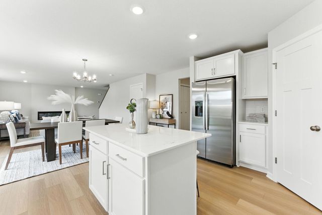 1125 Annagaire Curve, Rosemount, MN 55068