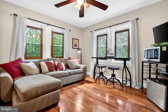 7 W COOPER AVE, Moorestown, NJ 08057