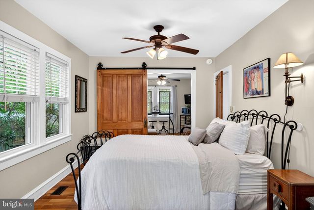 7 W COOPER AVE, Moorestown, NJ 08057