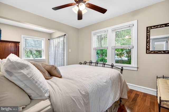 7 W COOPER AVE, Moorestown, NJ 08057