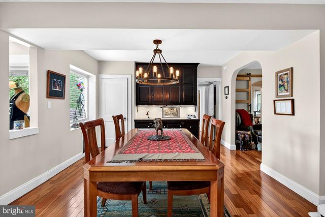 7 W COOPER AVE, Moorestown, NJ 08057