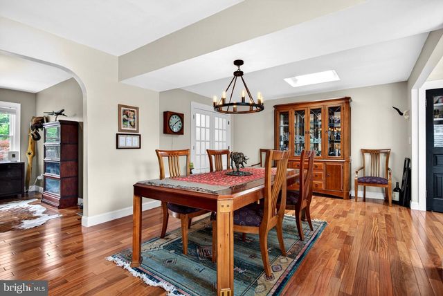 7 W COOPER AVE, Moorestown, NJ 08057