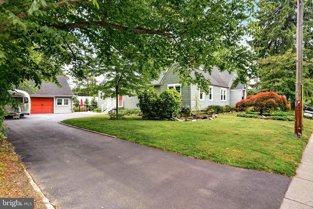 7 W COOPER AVE, Moorestown, NJ 08057