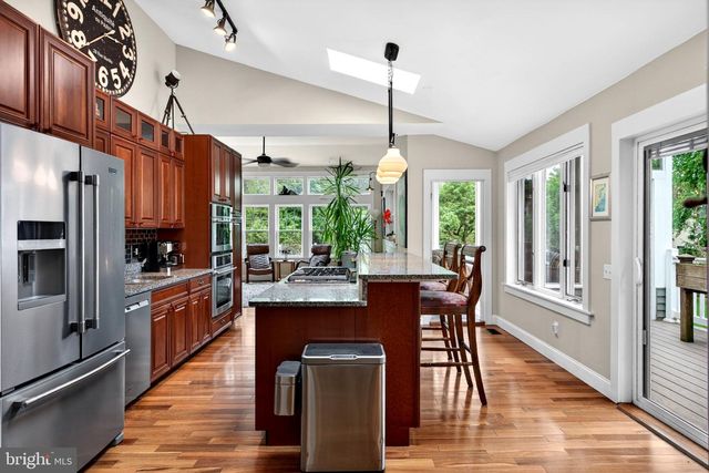 7 W COOPER AVE, Moorestown, NJ 08057