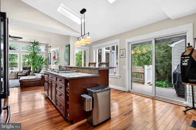 7 W COOPER AVE, Moorestown, NJ 08057