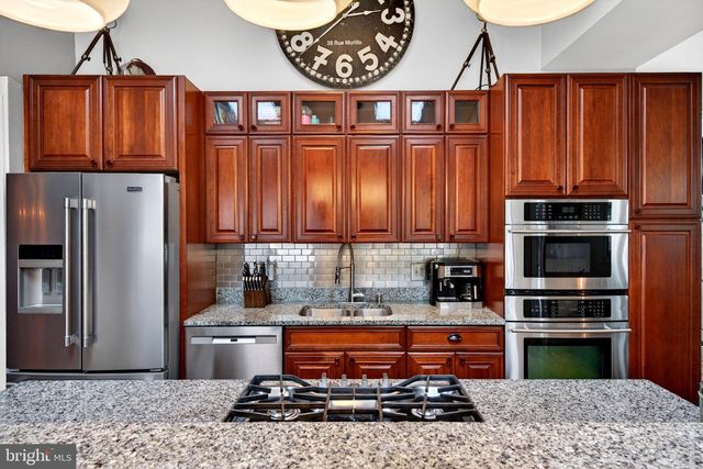 7 W COOPER AVE, Moorestown, NJ 08057