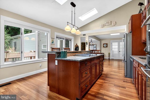 7 W COOPER AVE, Moorestown, NJ 08057