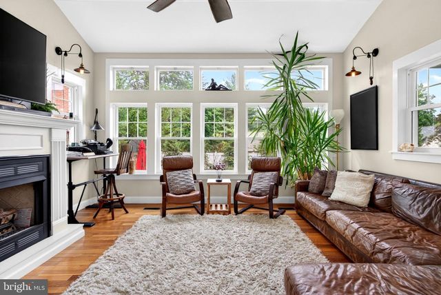 7 W COOPER AVE, Moorestown, NJ 08057