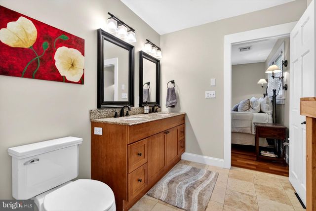 7 W COOPER AVE, Moorestown, NJ 08057