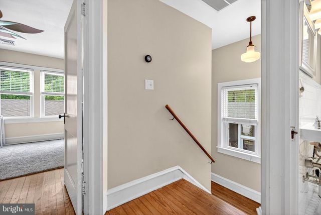 7 W COOPER AVE, Moorestown, NJ 08057