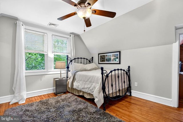 7 W COOPER AVE, Moorestown, NJ 08057