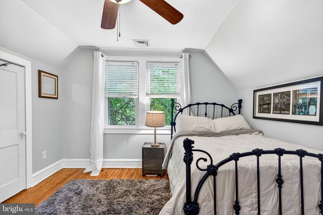 7 W COOPER AVE, Moorestown, NJ 08057