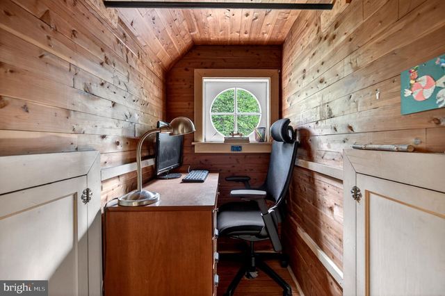 7 W COOPER AVE, Moorestown, NJ 08057