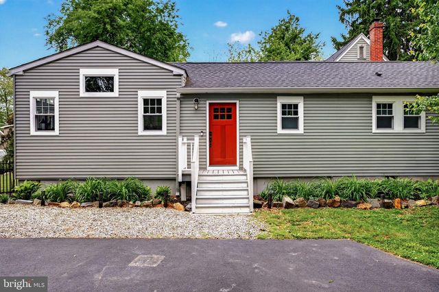 7 W COOPER AVE, Moorestown, NJ 08057