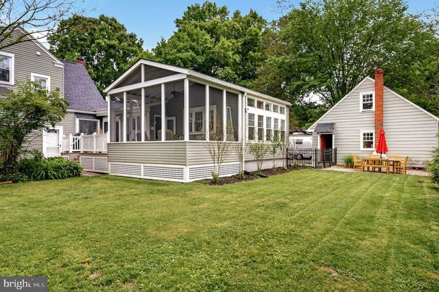 7 W COOPER AVE, Moorestown, NJ 08057