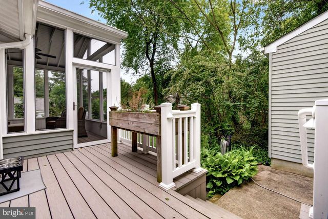 7 W COOPER AVE, Moorestown, NJ 08057