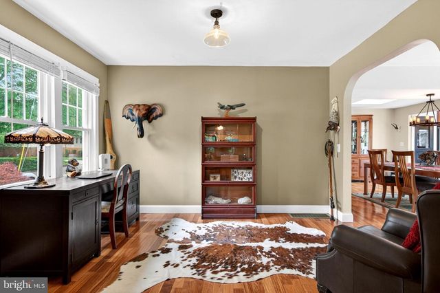 7 W COOPER AVE, Moorestown, NJ 08057