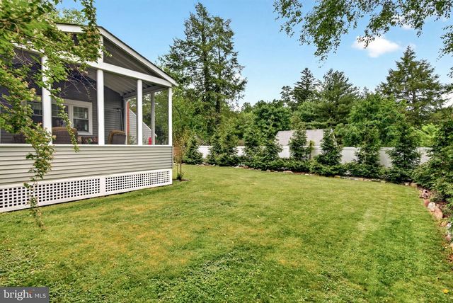 7 W COOPER AVE, Moorestown, NJ 08057