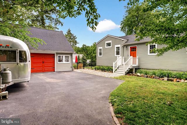 7 W COOPER AVE, Moorestown, NJ 08057
