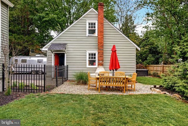 7 W COOPER AVE, Moorestown, NJ 08057