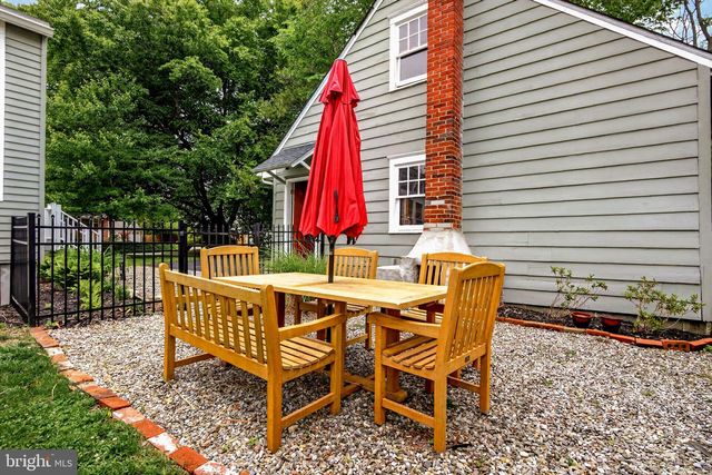 7 W COOPER AVE, Moorestown, NJ 08057