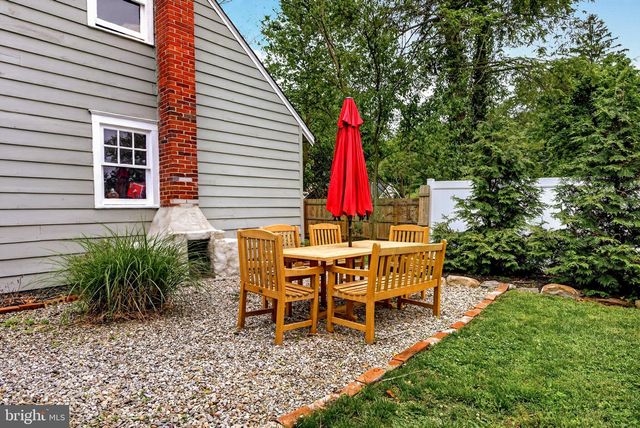 7 W COOPER AVE, Moorestown, NJ 08057