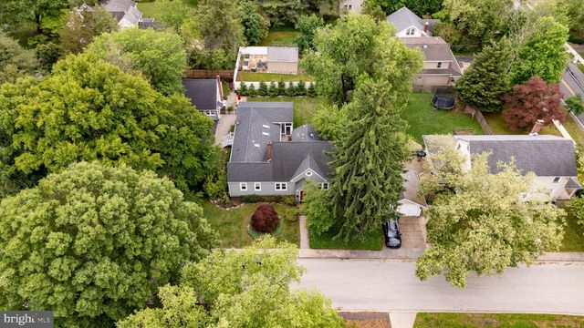 7 W COOPER AVE, Moorestown, NJ 08057