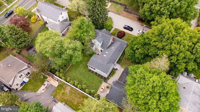 7 W COOPER AVE, Moorestown, NJ 08057