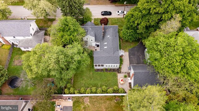 7 W COOPER AVE, Moorestown, NJ 08057