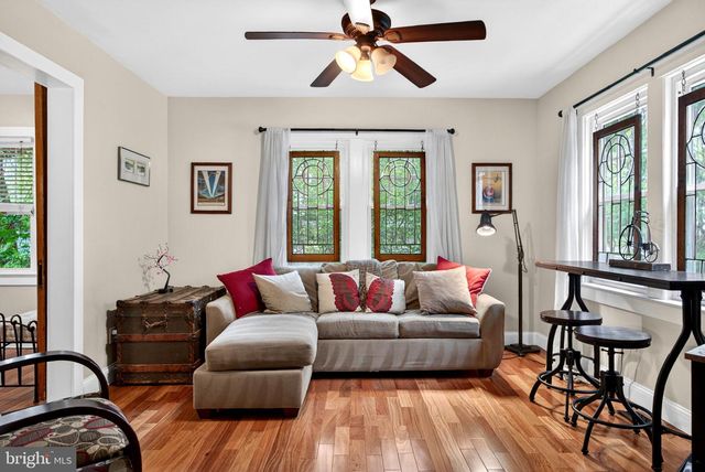 7 W COOPER AVE, Moorestown, NJ 08057