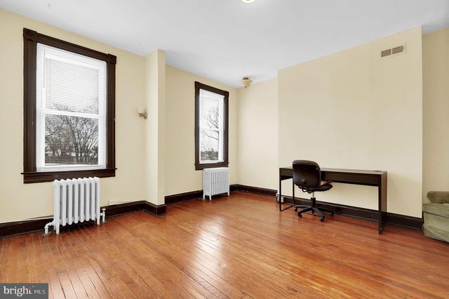 2511 N CALVERT ST, Baltimore, MD 21218