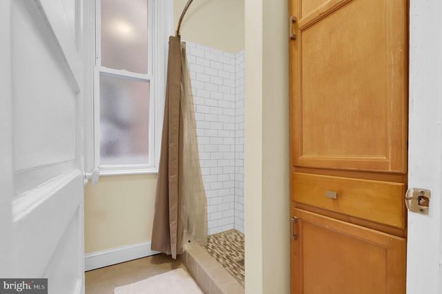 2511 N CALVERT ST, Baltimore, MD 21218