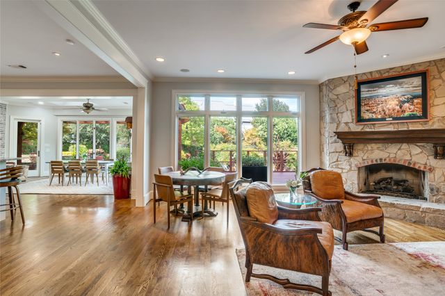 4731 N Lindhurst Avenue, Dallas, TX 75229